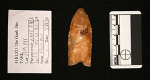 Photograph of a Clovis point from the Gault site taken at TARL laboratories for this study